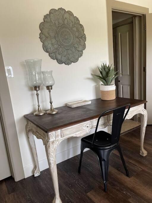 Lakeview Bungalow-Access To Lake, Pool, Gym, &Park Lago Vista Bagian luar foto