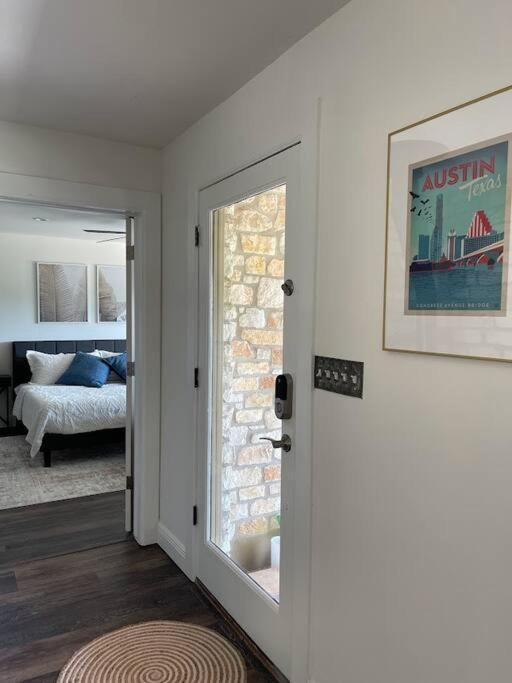 Lakeview Bungalow-Access To Lake, Pool, Gym, &Park Lago Vista Bagian luar foto
